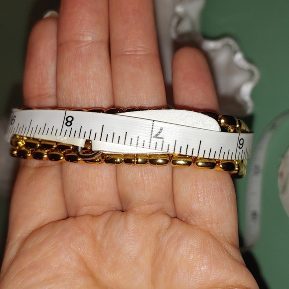 Burgi Crystal Diamond Pattern Watch – BUR170 - Picture 9 of 16